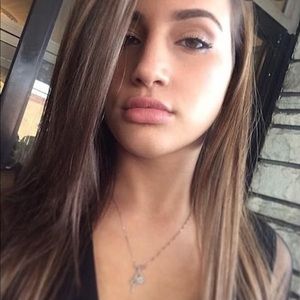 Meet your Posher, Leah